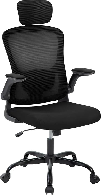 Chaise de bureau ergonomique noire, vue de trois quarts, piétement métal