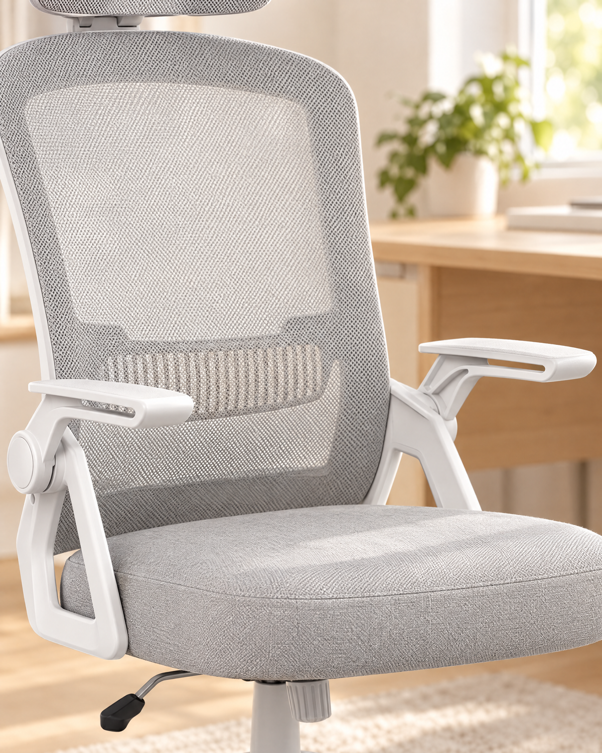 Dossier mesh et assise rembourrée de la chaise gris clair